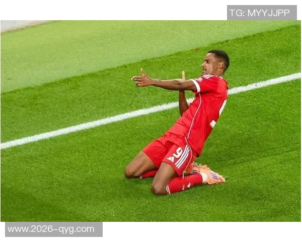 埃基蒂克为适应英超强度增加健身房锻炼时间显著提升体能