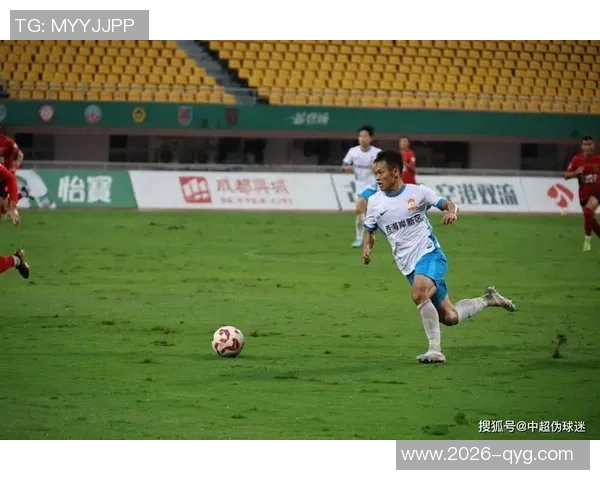 青岛西海岸球员杨希即将加盟上海海港引发关注与期待