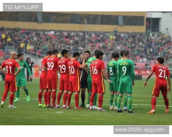 广岛外援半场结束后挑衅高天意引发双方冲突场面火爆 广岛外援半场结束后挑衅高天意引发双方冲突场面火爆